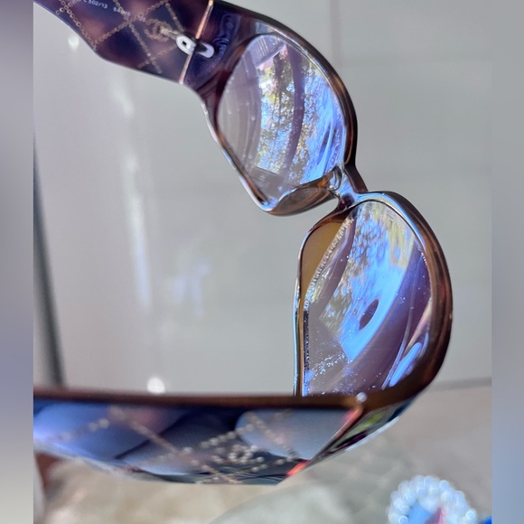 Chanel Vintage Tortoise Shell Sunglasses - Picture 10 of 10